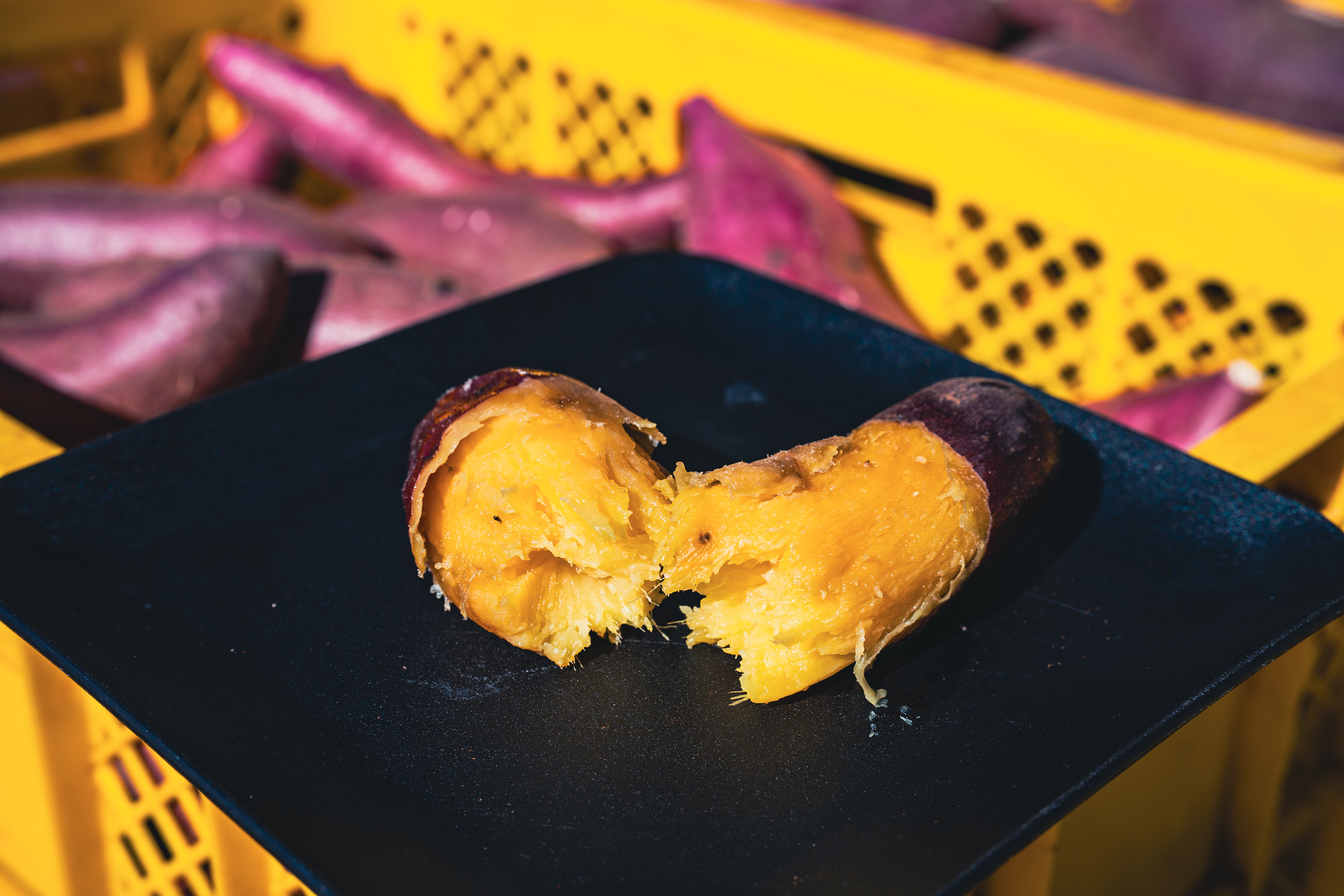 割った焼き芋の断面